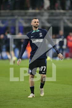 2023-03-19 - Marcelo Brozovic of FC Internazionale warming up during the Italian Serie A football match between Fc Internazionale and Juventus Fc, on 19 March 2023 at Stadio Giuseppe Meazza, San Siro, Milan, Italy. Photo Nderim Kaceli - INTER - FC INTERNAZIONALE VS JUVENTUS FC - ITALIAN SERIE A - SOCCER
