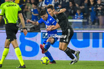 2023-05-22 - Juventus's Federico Chiesa fights for the ball against Empoli's Nicolo Cambiaghi - EMPOLI FC VS JUVENTUS FC - ITALIAN SERIE A - SOCCER