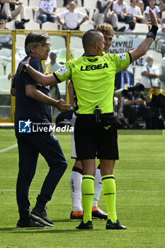 2023-05-27 - Marco Guida (Referee) e Ivan Jurić (Torino) - SPEZIA CALCIO VS TORINO FC - ITALIAN SERIE A - SOCCER