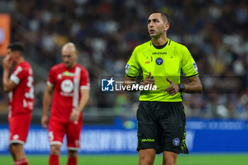 2023-08-19 - Referee Andrea Colombo seen in action during Serie A 2023/24 football match between FC Internazionale and AC Monza at Giuseppe Meazza Stadium, Milan, Italy on August 19, 2023 - INTER - FC INTERNAZIONALE VS AC MONZA - ITALIAN SERIE A - SOCCER