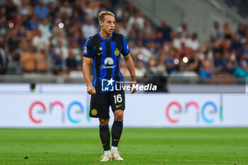 2023-08-19 - Davide Frattesi of FC Internazionale in action during Serie A 2023/24 football match between FC Internazionale and AC Monza at Giuseppe Meazza Stadium, Milan, Italy on August 19, 2023 - INTER - FC INTERNAZIONALE VS AC MONZA - ITALIAN SERIE A - SOCCER