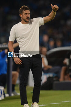 2023-08-27 - Alessio Dionisi coach of U.S. Sassuolo gesticulates during Serie A between SSC Napoli vs US Sassuolo at Diego Armando Maradona Stadium - SSC NAPOLI VS US SASSUOLO - ITALIAN SERIE A - SOCCER