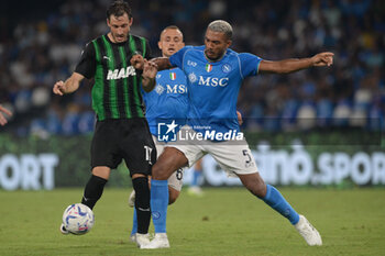 2023-08-27 - Matias Vina of U.S. Sassuolo competes for the ball with Juan Jesus of SSC Napoli during Serie A between SSC Napoli vs US Sassuolo at Diego Armando Maradona Stadium - SSC NAPOLI VS US SASSUOLO - ITALIAN SERIE A - SOCCER