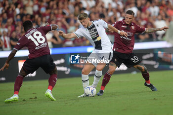 2023-08-28 - Lazar Samardzic of Udinese Calcio competes for the ball with Pasquale Mazzocchi of US Salernitana 1919 during Serie A between US Salernitana 1919 vs Udinese Calcio at Arechi Stadium - US SALERNITANA VS UDINESE CALCIO - ITALIAN SERIE A - SOCCER