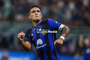 2023-09-03 - Lautaro Martinez of FC Internazionale celebrates after scoring a goal during Serie A 2023/24 football match between FC Internazionale and ACF Fiorentina at Giuseppe Meazza Stadium, Milan, Italy on September 03, 2023 - INTER - FC INTERNAZIONALE VS ACF FIORENTINA - ITALIAN SERIE A - SOCCER