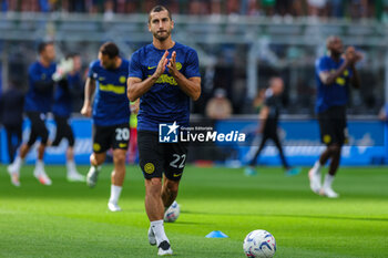 2023-09-03 - Henrikh Mkhitaryan of FC Internazionale warms up during Serie A 2023/24 football match between FC Internazionale and ACF Fiorentina at Giuseppe Meazza Stadium, Milan, Italy on September 03, 2023 - INTER - FC INTERNAZIONALE VS ACF FIORENTINA - ITALIAN SERIE A - SOCCER