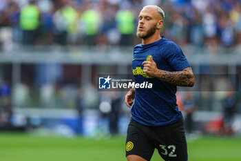 2023-09-03 - Federico Dimarco of FC Internazionale warms up during Serie A 2023/24 football match between FC Internazionale and ACF Fiorentina at Giuseppe Meazza Stadium, Milan, Italy on September 03, 2023 - INTER - FC INTERNAZIONALE VS ACF FIORENTINA - ITALIAN SERIE A - SOCCER