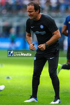 2023-09-03 - Fabio Ripert Athletic Trainer of FC Internazionale seen in action during Serie A 2023/24 football match between FC Internazionale and ACF Fiorentina at Giuseppe Meazza Stadium, Milan, Italy on September 03, 2023 - INTER - FC INTERNAZIONALE VS ACF FIORENTINA - ITALIAN SERIE A - SOCCER