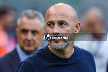 2023-09-03 - Vincenzo Italiano Head Coach of ACF Fiorentina looks on during Serie A 2023/24 football match between FC Internazionale and ACF Fiorentina at Giuseppe Meazza Stadium, Milan, Italy on September 03, 2023 - INTER - FC INTERNAZIONALE VS ACF FIORENTINA - ITALIAN SERIE A - SOCCER