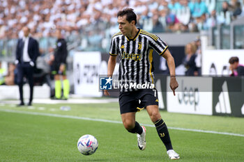 2023-09-16 - Federico Chiesa (Juventus FC) controls the ball - JUVENTUS FC VS SS LAZIO - ITALIAN SERIE A - SOCCER