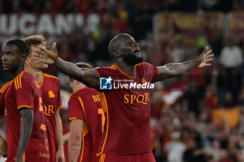 2023-09-17 - Romelu Lukaku (AS Roma);  celebrates after scoring the goal 6-0 during the Italian Football Championship League A 2023/2024 match between AS Roma vs Empoli FC at the Olimpic Stadium in Rome  on 17 September  2023. - AS ROMA VS EMPOLI FC - ITALIAN SERIE A - SOCCER