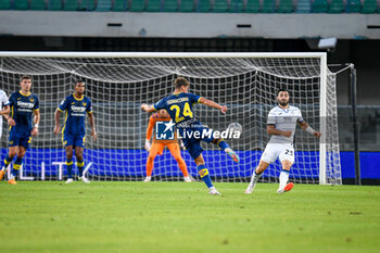2023-09-27 - Verona's Filippo Terracciano tries to score - HELLAS VERONA FC VS ATALANTA BC - ITALIAN SERIE A - SOCCER