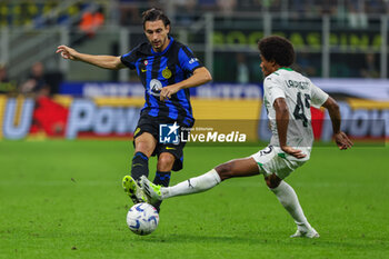 2023-09-27 - Matteo Darmian of FC Internazionale seen in action during Serie A 2023/24 football match between FC Internazionale and US Sassuolo at Giuseppe Meazza Stadium, Milan, Italy on September 27, 2023 - INTER - FC INTERNAZIONALE VS US SASSUOLO - ITALIAN SERIE A - SOCCER