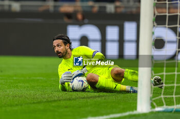 2023-09-27 - Andrea Consigli of US Sassuolo seen in action during Serie A 2023/24 football match between FC Internazionale and US Sassuolo at Giuseppe Meazza Stadium, Milan, Italy on September 27, 2023 - INTER - FC INTERNAZIONALE VS US SASSUOLO - ITALIAN SERIE A - SOCCER
