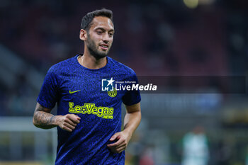 2023-09-27 - Hakan Calhanoglu of FC Internazionale looks on during Serie A 2023/24 football match between FC Internazionale and US Sassuolo at Giuseppe Meazza Stadium, Milan, Italy on September 27, 2023 - INTER - FC INTERNAZIONALE VS US SASSUOLO - ITALIAN SERIE A - SOCCER