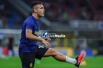 2023-09-27 - Lautaro Martinez of FC Internazionale warms up during Serie A 2023/24 football match between FC Internazionale and US Sassuolo at Giuseppe Meazza Stadium, Milan, Italy on September 27, 2023 - INTER - FC INTERNAZIONALE VS US SASSUOLO - ITALIAN SERIE A - SOCCER