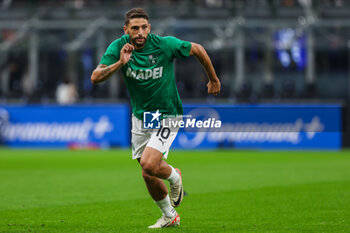 2023-09-27 - Alessio Dionisi Head Coach of US Sassuolo warms up during Serie A 2023/24 football match between FC Internazionale and US Sassuolo at Giuseppe Meazza Stadium, Milan, Italy on September 27, 2023 - INTER - FC INTERNAZIONALE VS US SASSUOLO - ITALIAN SERIE A - SOCCER