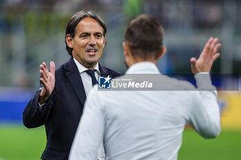 2023-09-27 - Simone Inzaghi Head Coach of FC Internazionale looks on during Serie A 2023/24 football match between FC Internazionale and US Sassuolo at Giuseppe Meazza Stadium, Milan, Italy on September 27, 2023 - INTER - FC INTERNAZIONALE VS US SASSUOLO - ITALIAN SERIE A - SOCCER