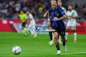 2023-09-27 - Federico Dimarco of FC Internazionale seen in action during Serie A 2023/24 football match between FC Internazionale and US Sassuolo at Giuseppe Meazza Stadium, Milan, Italy on September 27, 2023 - INTER - FC INTERNAZIONALE VS US SASSUOLO - ITALIAN SERIE A - SOCCER