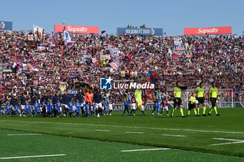 2023-10-01 - Bologna FC and Empoli Fc enters into the game pitch - BOLOGNA FC VS EMPOLI FC - ITALIAN SERIE A - SOCCER