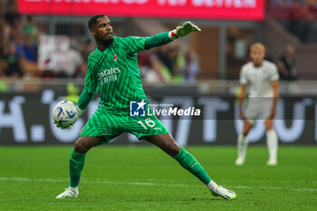 2023-09-30 - Mike Maignan of AC Milan seen in action during Serie A 2023/24 football match between AC Milan and SS Lazio at San Siro Stadium, Milan, Italy on September 30, 2023 - AC MILAN VS SS LAZIO - ITALIAN SERIE A - SOCCER