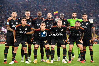 2023-10-01 - AS ROMA team during the Italian Football Championship League A 2023/2024 match between AS Roma vs Frosinone Calcio at the Olimpic Stadium in Rome on 01 October  2023. - AS ROMA VS FROSINONE CALCIO - ITALIAN SERIE A - SOCCER