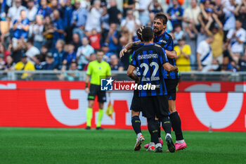2023-10-07 - Francesco Acerbi of FC Internazionale celebrates with his teammates after scoring a goal during Serie A 2023/24 football match between FC Internazionale and Bologna FC at Giuseppe Meazza Stadium, Milan, Italy on October 07, 2023 - INTER - FC INTERNAZIONALE VS BOLOGNA FC - ITALIAN SERIE A - SOCCER