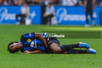 2023-10-07 - Juan Cuadrado of FC Internazionale injured during Serie A 2023/24 football match between FC Internazionale and Bologna FC at Giuseppe Meazza Stadium, Milan, Italy on October 07, 2023 - INTER - FC INTERNAZIONALE VS BOLOGNA FC - ITALIAN SERIE A - SOCCER