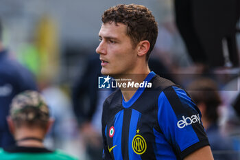 2023-10-07 - Benjamin Pavard of FC Internazionale looks on during Serie A 2023/24 football match between FC Internazionale and Bologna FC at Giuseppe Meazza Stadium, Milan, Italy on October 07, 2023 - INTER - FC INTERNAZIONALE VS BOLOGNA FC - ITALIAN SERIE A - SOCCER
