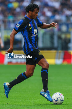 2023-10-07 - Juan Cuadrado of FC Internazionale seen in action during Serie A 2023/24 football match between FC Internazionale and Bologna FC at Giuseppe Meazza Stadium, Milan, Italy on October 07, 2023 - INTER - FC INTERNAZIONALE VS BOLOGNA FC - ITALIAN SERIE A - SOCCER