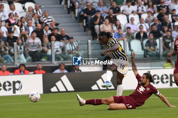 2023-10-07 - Moise Kean (Juventus FC) kick the ball - JUVENTUS FC VS TORINO FC - ITALIAN SERIE A - SOCCER