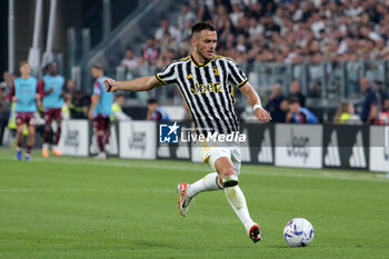 2023-10-07 - Filip Kostic (Juventus FC) - JUVENTUS FC VS TORINO FC - ITALIAN SERIE A - SOCCER