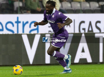 2023-10-23 - Nzola M'Bala Fiorentina carries the ball - ACF FIORENTINA VS EMPOLI FC - ITALIAN SERIE A - SOCCER