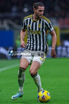 2023-10-22 - Adrien Rabiot of Juventus FC seen in action during Serie A 2023/24 football match between AC Milan and Juventus FC at San Siro Stadium, Milan, Italy on October 22, 2023 - AC MILAN VS JUVENTUS FC - ITALIAN SERIE A - SOCCER
