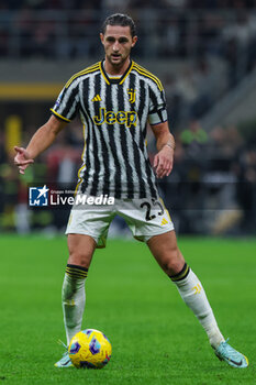 2023-10-22 - Adrien Rabiot of Juventus FC seen in action during Serie A 2023/24 football match between AC Milan and Juventus FC at San Siro Stadium, Milan, Italy on October 22, 2023 - AC MILAN VS JUVENTUS FC - ITALIAN SERIE A - SOCCER
