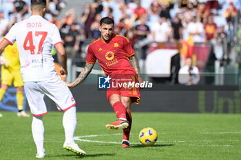 2023-10-22 - Leandro Paredes (AS Roma); during the Italian Football Championship League A 2023/2024 match between AS Roma vs AC Monza at the Olimpic Stadium in Rome on 22 October  2023. - AS ROMA VS AC MONZA - ITALIAN SERIE A - SOCCER