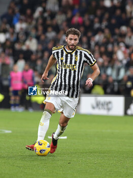 2023-10-28 - Manuel Locatelli (Juventus FC) controls the ball - JUVENTUS FC VS HELLAS VERONA FC - ITALIAN SERIE A - SOCCER