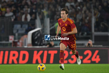 2023-11-05 - Edoardo Bove (AS Roma); during the Italian Football Championship League A 2023/2024 match between AS Roma vs US Lecce at the Olimpic Stadium in Rome on 05 November  2023. - AS ROMA VS US LECCE - ITALIAN SERIE A - SOCCER