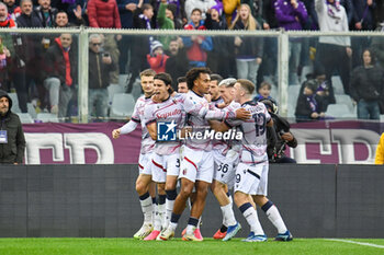 2023-11-12 - Bologna's Joshua Zirkzee celebrates with teammates after scoring the 1-1 goal - ACF FIORENTINA VS BOLOGNA FC - ITALIAN SERIE A - SOCCER
