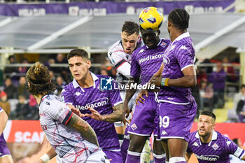 2023-11-12 - header of Fiorentina's Aldred Duncan - ACF FIORENTINA VS BOLOGNA FC - ITALIAN SERIE A - SOCCER