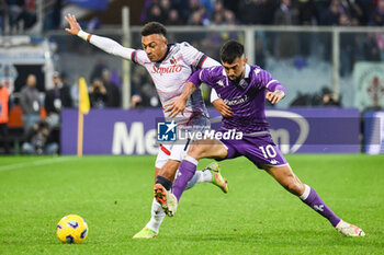 2023-11-12 - Fiorentina's Nicolas Gonzalez fights for the ball against Bologna's Dan Nove - ACF FIORENTINA VS BOLOGNA FC - ITALIAN SERIE A - SOCCER