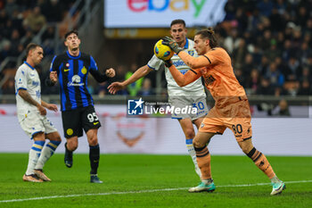 2023-11-12 - Stefano Turari of Frosinone Calcio seen in action during Serie A 2023/24 football match between FC Internazionale and Frosinone Calcio at Giuseppe Meazza Stadium, Milan, Italy on November 12, 2023 - INTER - FC INTERNAZIONALE VS FROSINONE CALCIO - ITALIAN SERIE A - SOCCER