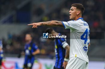 2023-11-12 - Enzo Barrenechea of Frosinone Calcio gestures during Serie A 2023/24 football match between FC Internazionale and Frosinone Calcio at Giuseppe Meazza Stadium, Milan, Italy on November 12, 2023 - INTER - FC INTERNAZIONALE VS FROSINONE CALCIO - ITALIAN SERIE A - SOCCER