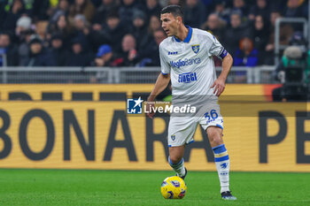2023-11-12 - Luca Mazzitelli of Frosinone Calcio seen in action during Serie A 2023/24 football match between FC Internazionale and Frosinone Calcio at Giuseppe Meazza Stadium, Milan, Italy on November 12, 2023 - INTER - FC INTERNAZIONALE VS FROSINONE CALCIO - ITALIAN SERIE A - SOCCER