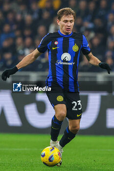 2023-11-12 - Nicolo Barella of FC Internazionale seen in action during Serie A 2023/24 football match between FC Internazionale and Frosinone Calcio at Giuseppe Meazza Stadium, Milan, Italy on November 12, 2023 - INTER - FC INTERNAZIONALE VS FROSINONE CALCIO - ITALIAN SERIE A - SOCCER