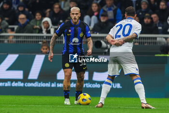 2023-11-12 - Federico Dimarco of FC Internazionale seen in action during Serie A 2023/24 football match between FC Internazionale and Frosinone Calcio at Giuseppe Meazza Stadium, Milan, Italy on November 12, 2023 - INTER - FC INTERNAZIONALE VS FROSINONE CALCIO - ITALIAN SERIE A - SOCCER