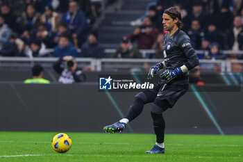 2023-11-12 - Yann Sommer of FC Internazionale seen in action during Serie A 2023/24 football match between FC Internazionale and Frosinone Calcio at Giuseppe Meazza Stadium, Milan, Italy on November 12, 2023 - INTER - FC INTERNAZIONALE VS FROSINONE CALCIO - ITALIAN SERIE A - SOCCER