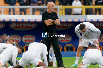 2023-11-11 - Players of AC Milan warms up with coach Stefano Pioli of AC Milan - US LECCE VS AC MILAN - ITALIAN SERIE A - SOCCER