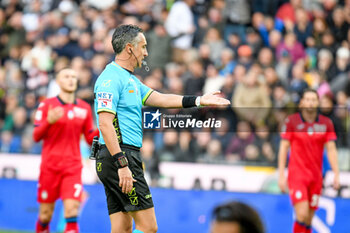 2023-11-12 - The referee of the match Gianluca Aureliano concedes the penalty kick - UDINESE CALCIO VS ATALANTA BC - ITALIAN SERIE A - SOCCER
