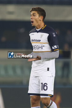 2023-11-27 - Joan Gonzalez of US Lecce  gestures during Hellas Verona FC  vs US Lecce, 13° Serie A Tim 2023-24 game at Marcantonio Bentegodi Stadium in Verona (VR), Italy, on November 27, 2023. - HELLAS VERONA FC VS US LECCE - ITALIAN SERIE A - SOCCER